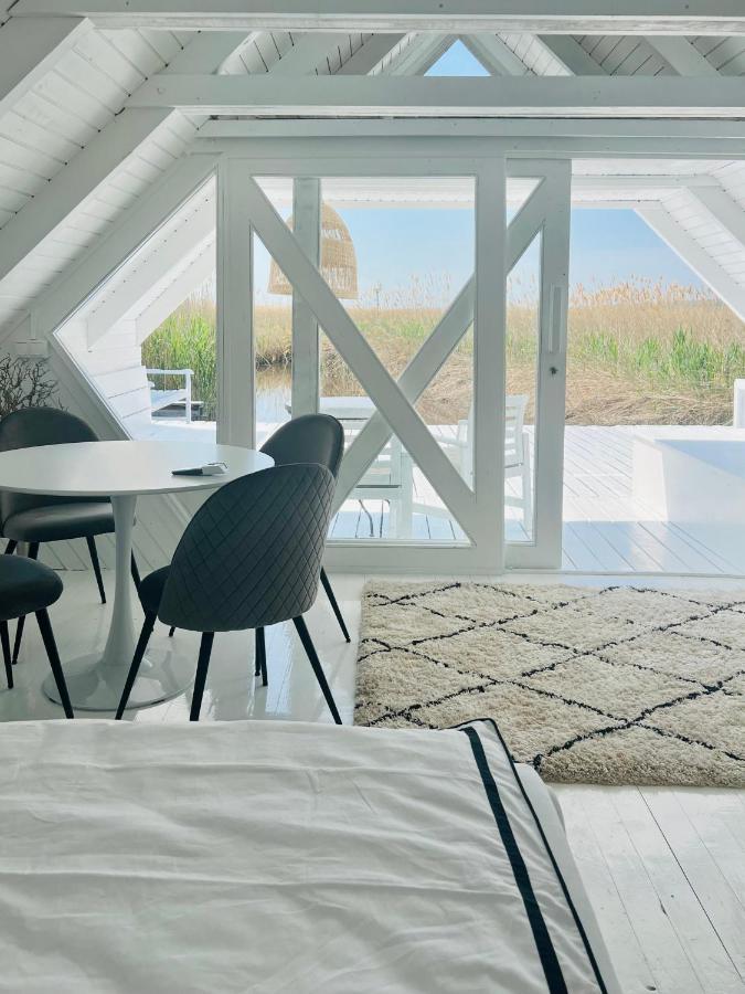 Seehütte Strandhaus direkt im Neusiedler See Rust Exterior foto