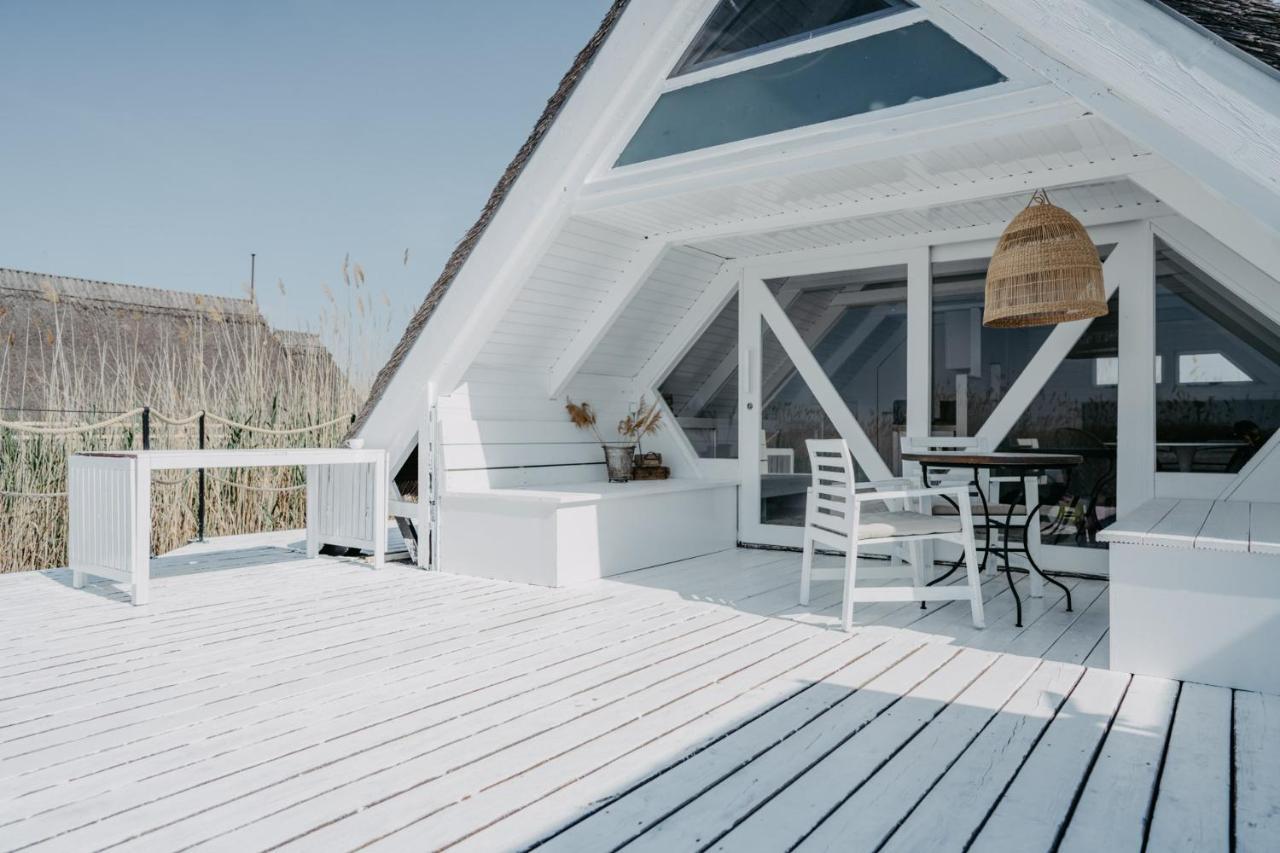 Seehütte Strandhaus direkt im Neusiedler See Rust Exterior foto