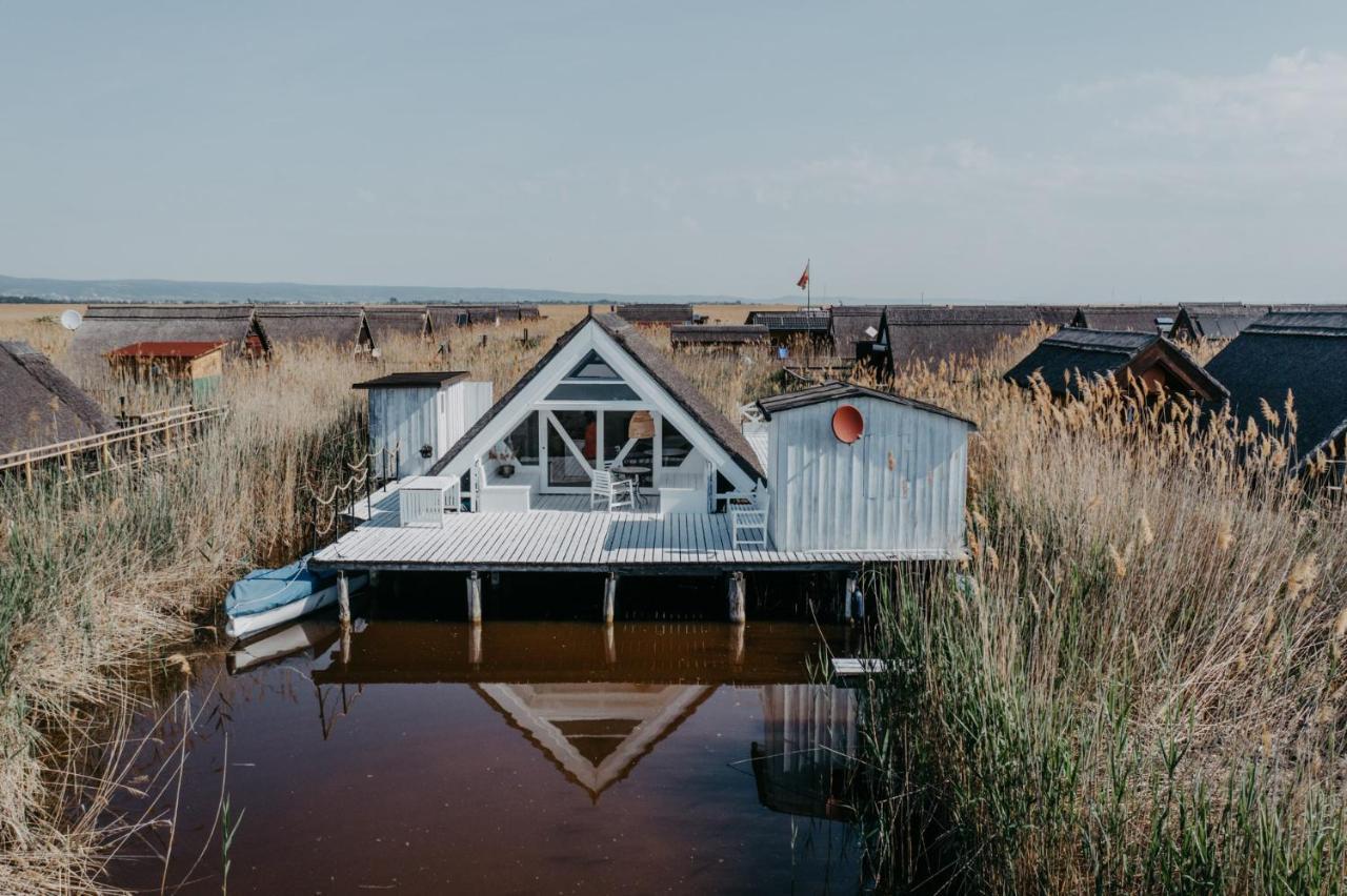 Seehütte Strandhaus direkt im Neusiedler See Rust Exterior foto