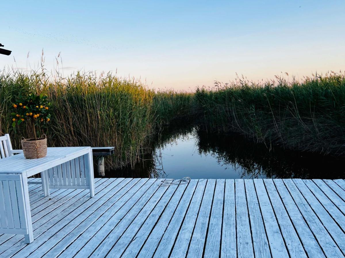 Seehütte Strandhaus direkt im Neusiedler See Rust Exterior foto