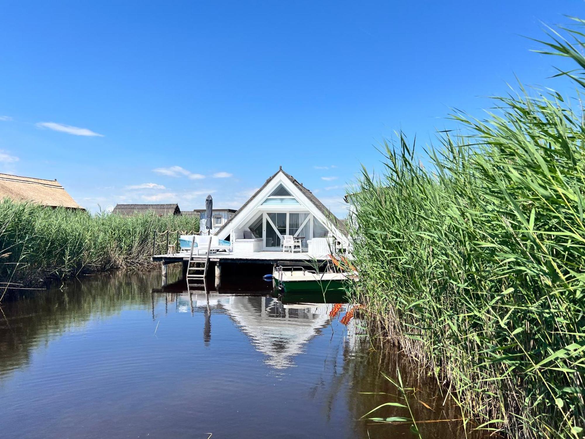 Seehütte Strandhaus direkt im Neusiedler See Rust Exterior foto
