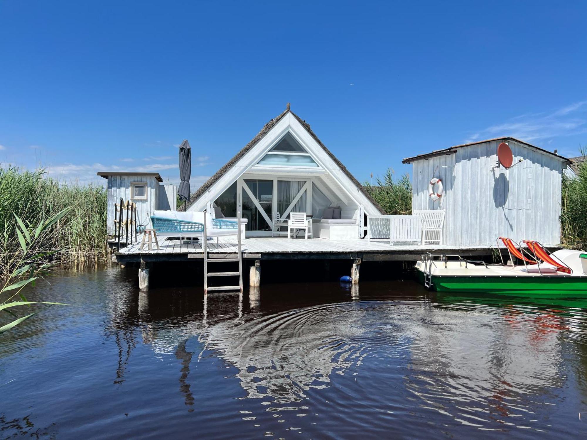 Seehütte Strandhaus direkt im Neusiedler See Rust Exterior foto